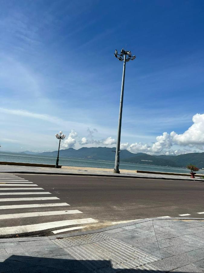 Hotel Thien Hai Куинён Экстерьер фото